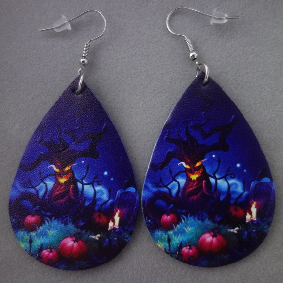 3/$25 Spooky Pumpkin Field Dangle Teardrop Tear Drop Earrings - Picture 1 of 2